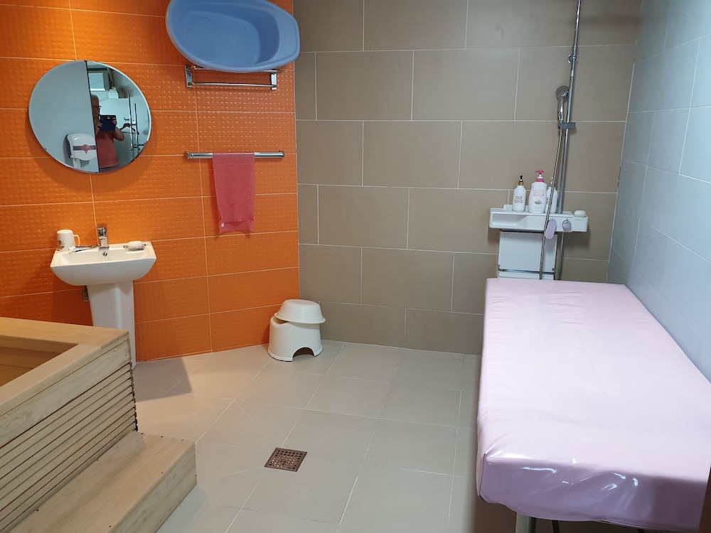 R.I Spa Hotel 40/40