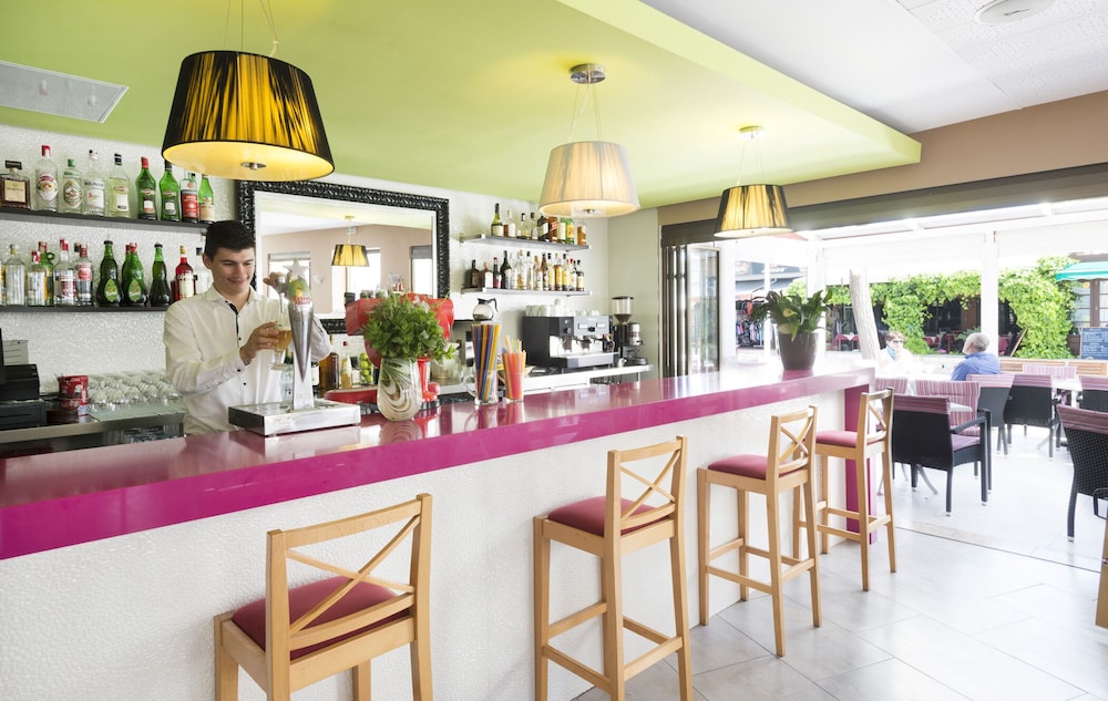 Neptuno Paguera Hostal 34/56