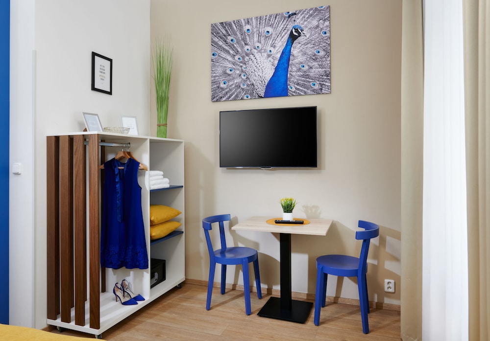 City Nest Apartments by Adrez Living 40/49