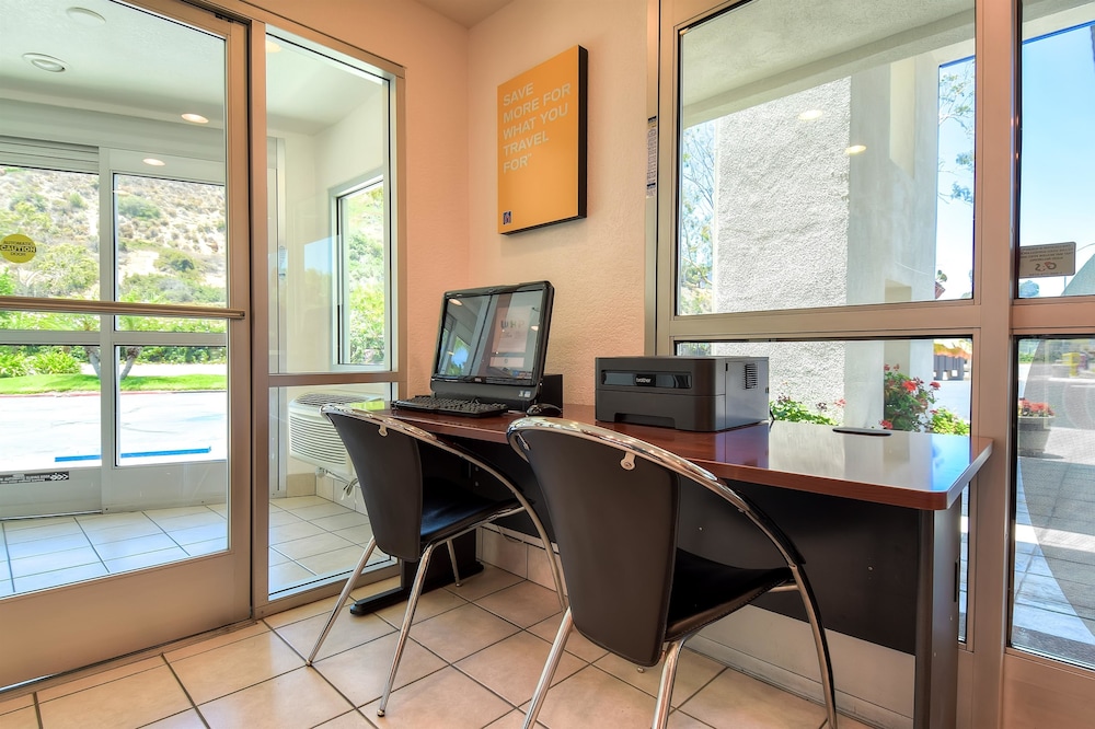 Motel6 San Diego Hotel Circle Mission Valley 50/61