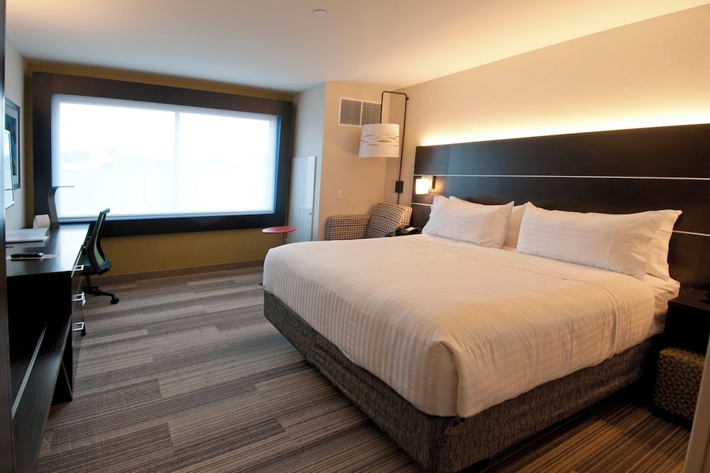 Standard, King Bed, Accessible