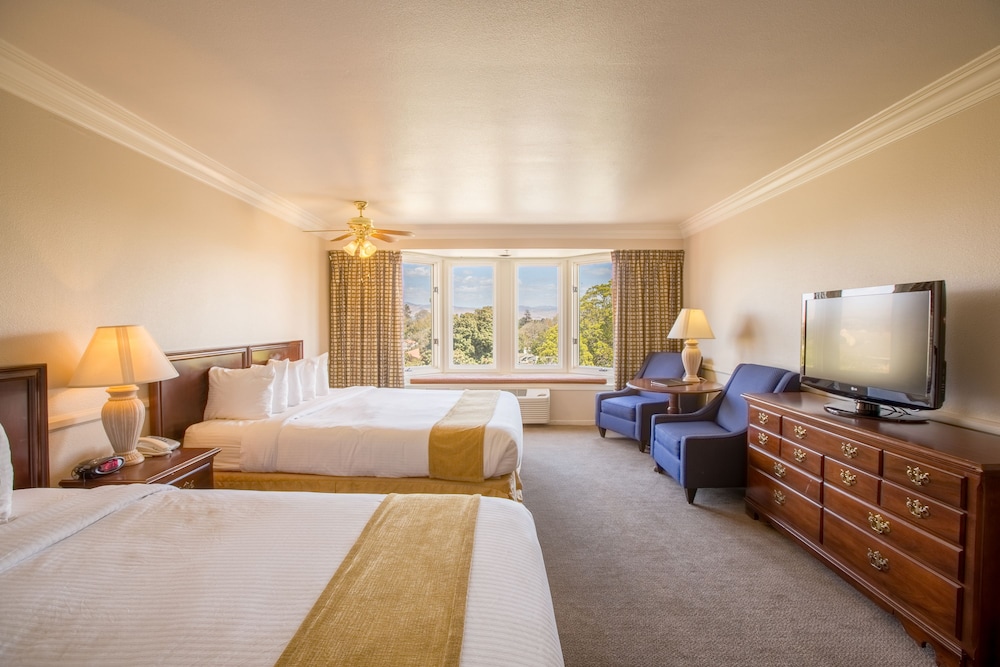 Tower, Executive, 2 Queen Beds