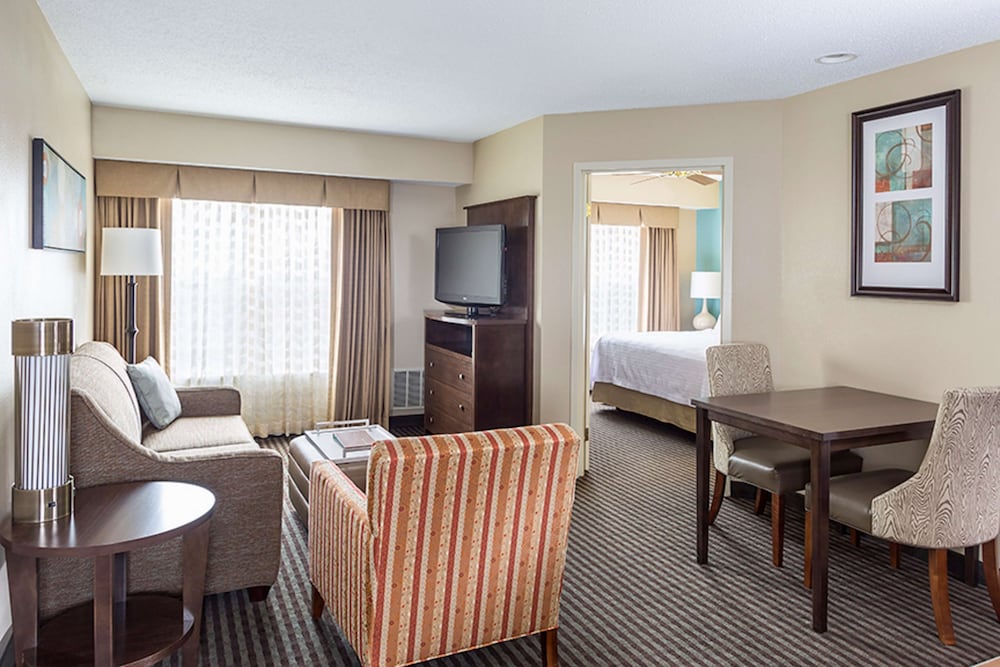MainStay Suites Grand Rapids, MI 20/43
