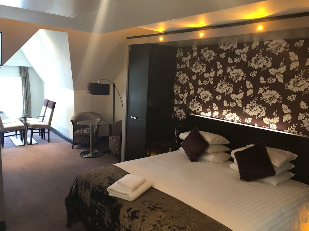 The Bluebell Hotel 18/35