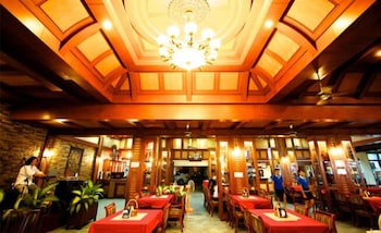 Dream Hotel 4/50