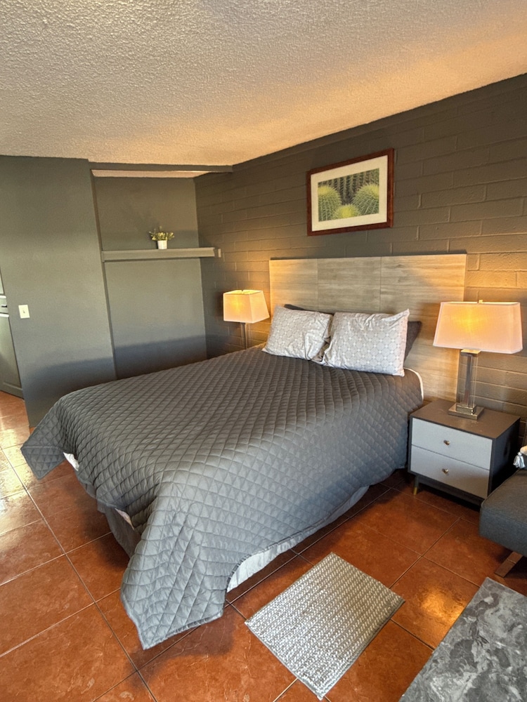 Rawls Motel Near Phoenix Airport 6/50