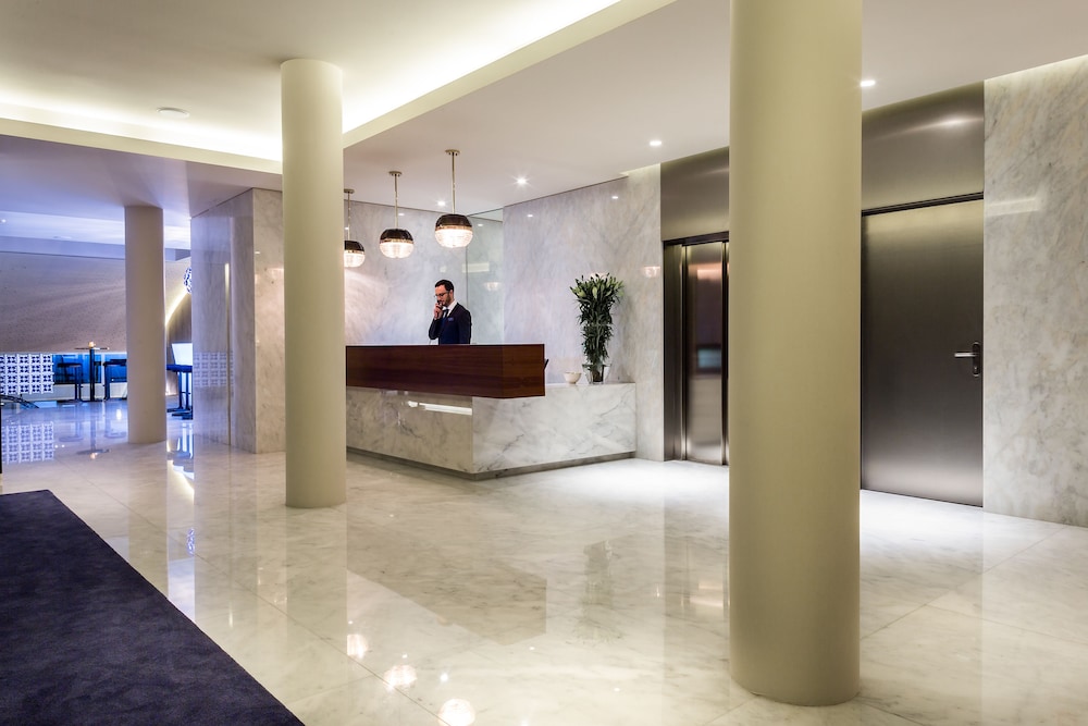 4615 Hotel 8/70