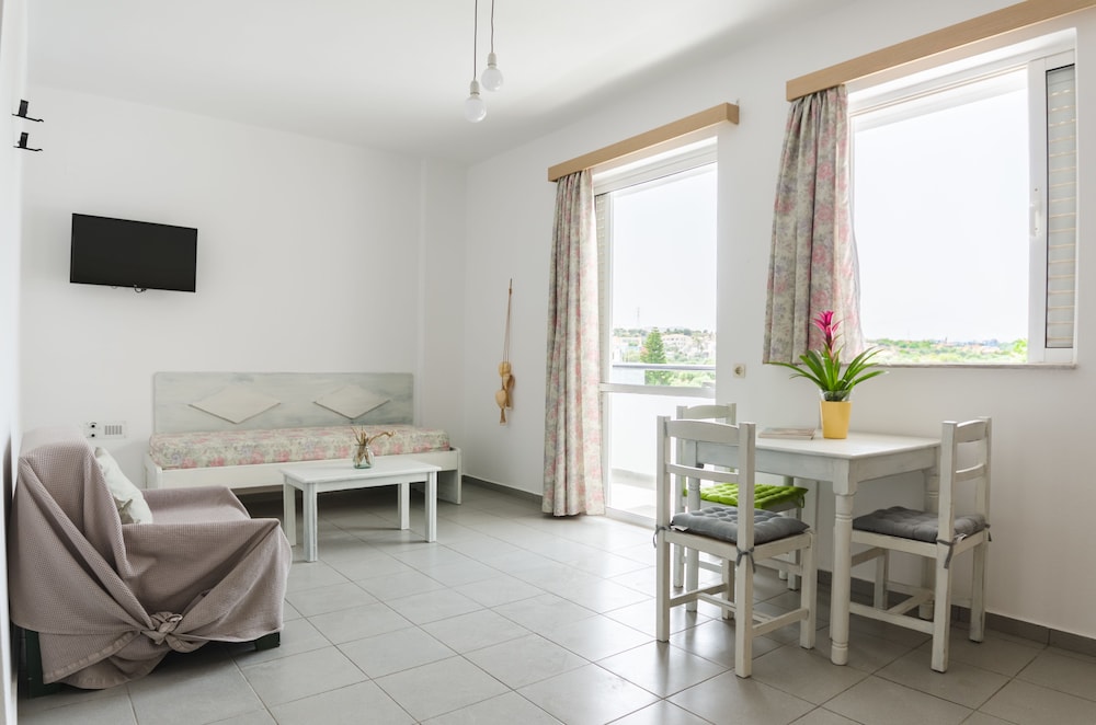 Happiness Apartments 47/75