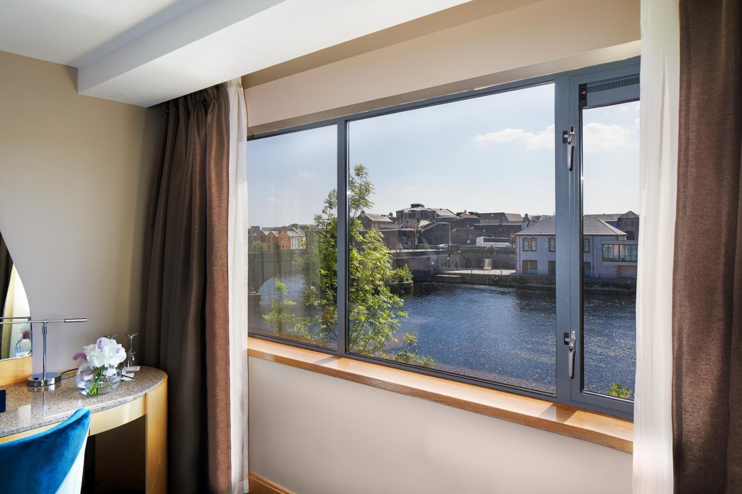 جناح جونيور بإطلالة على النهر، RADISSON BLU HOTEL, ATHLONE 5/5