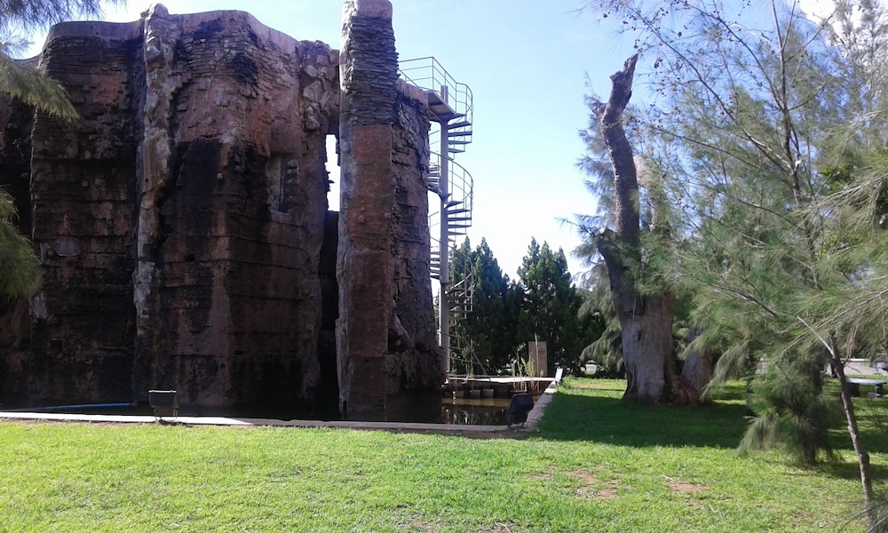 Adansonia Hotel 31/34