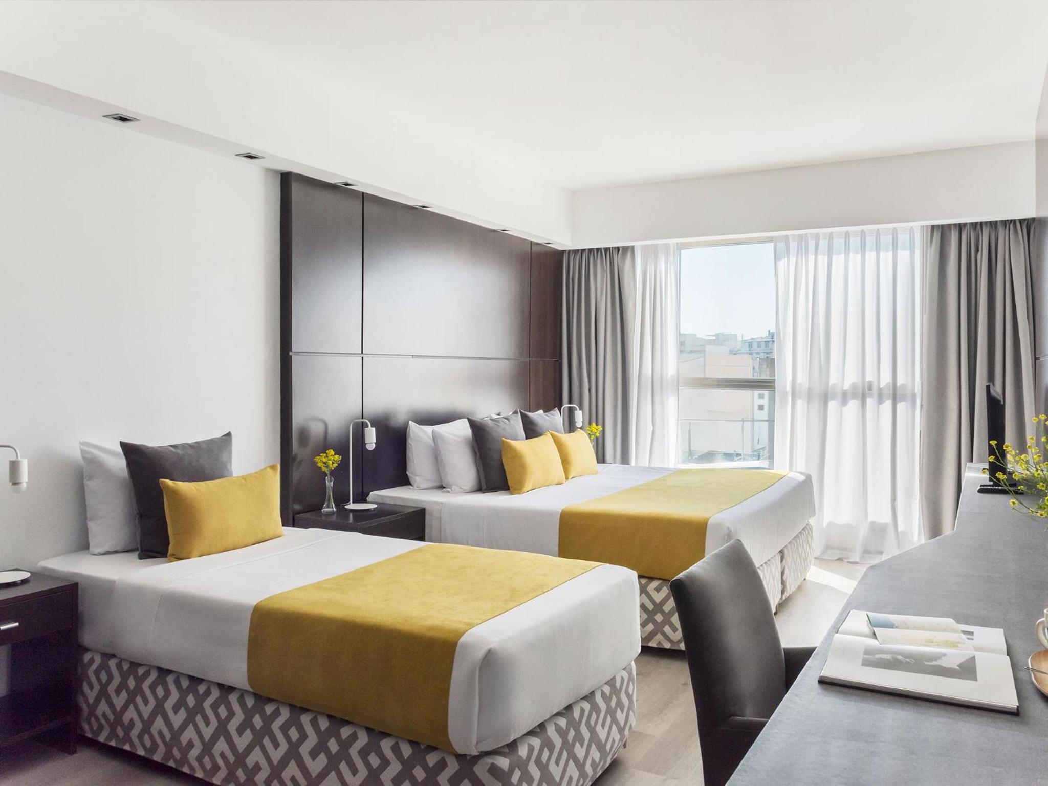 Room, Triple