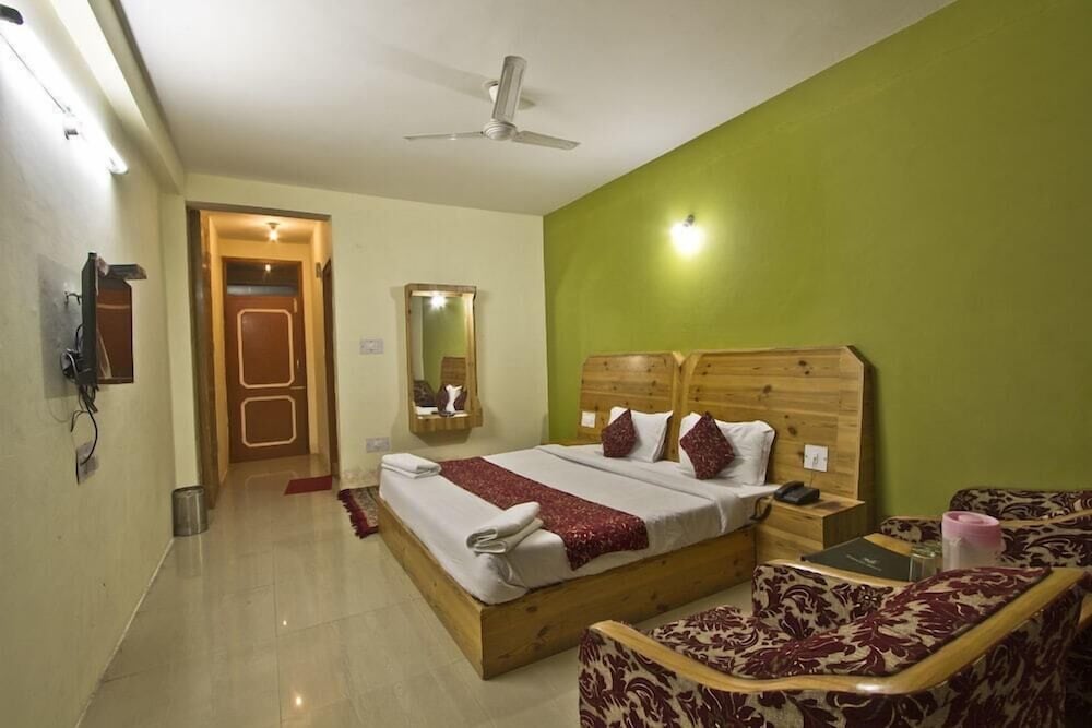 DUPLEX, DELUXE, DOUBLE BED, SMOKING