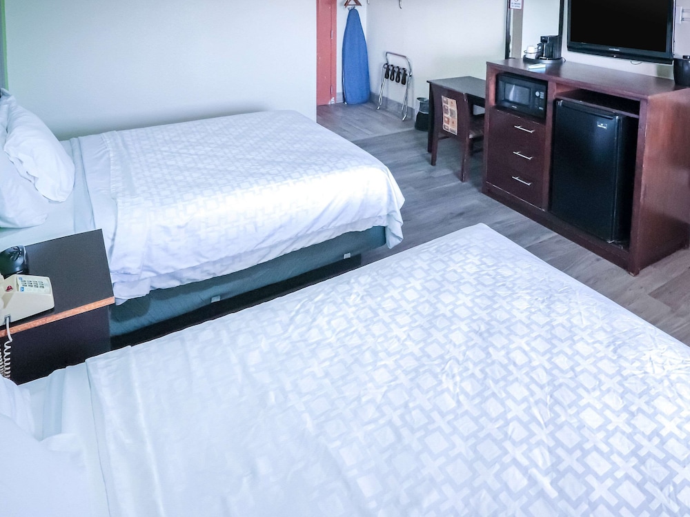Rodeway Inn San Antonio Lackland AFB - SeaWorld 32/66