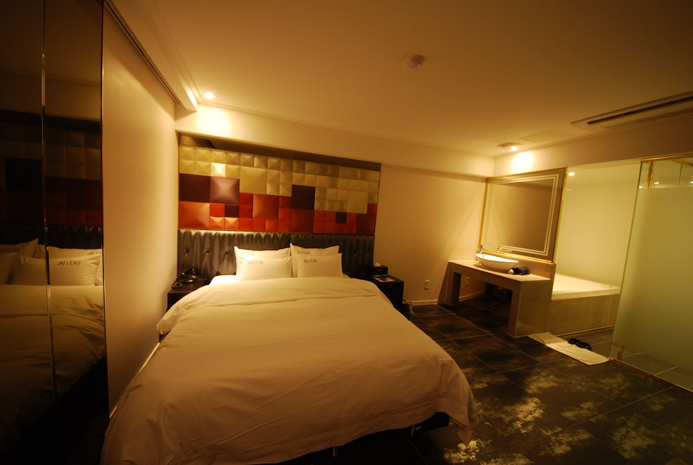 SPA, PREMIUM, DOUBLE BED, JETTED TUB