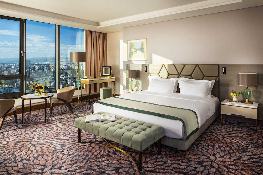 PREMIUM, KING BED