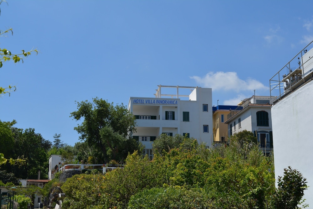VILLA PANORAMICA 3/68