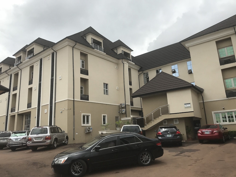 Ritz-Carinton Suites 13/16