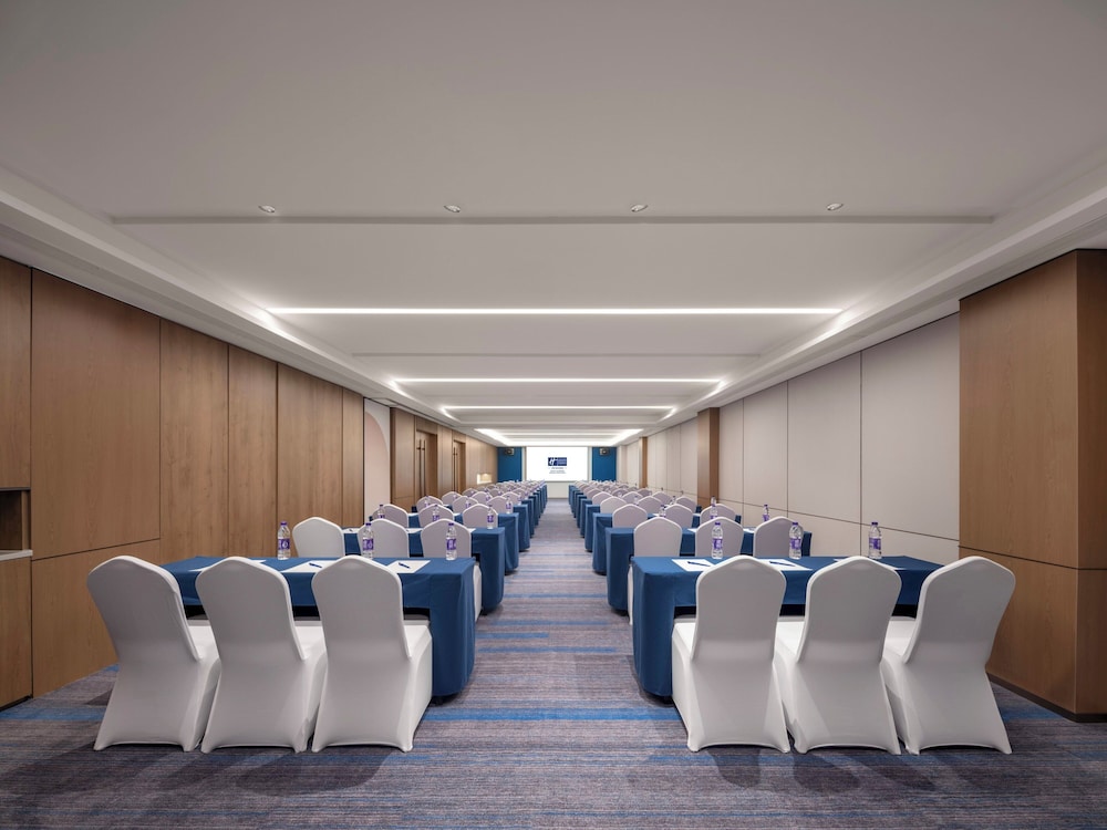 Holiday Inn Express Qingdao Downtown by IHG، تشينغداو 39/50