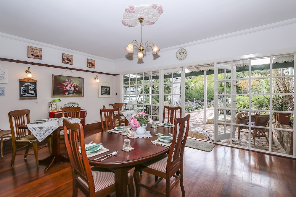 Rosebridge House Bed & Breakfast 30/50