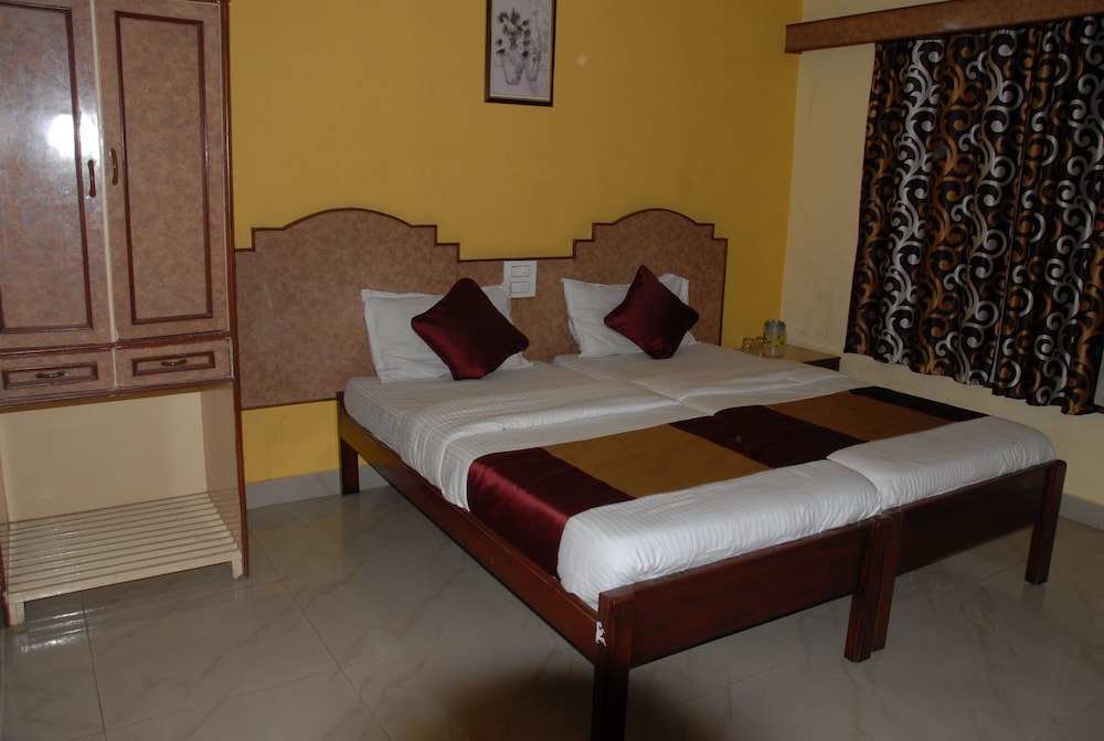 Hotel Bhavani Lodge 7/23