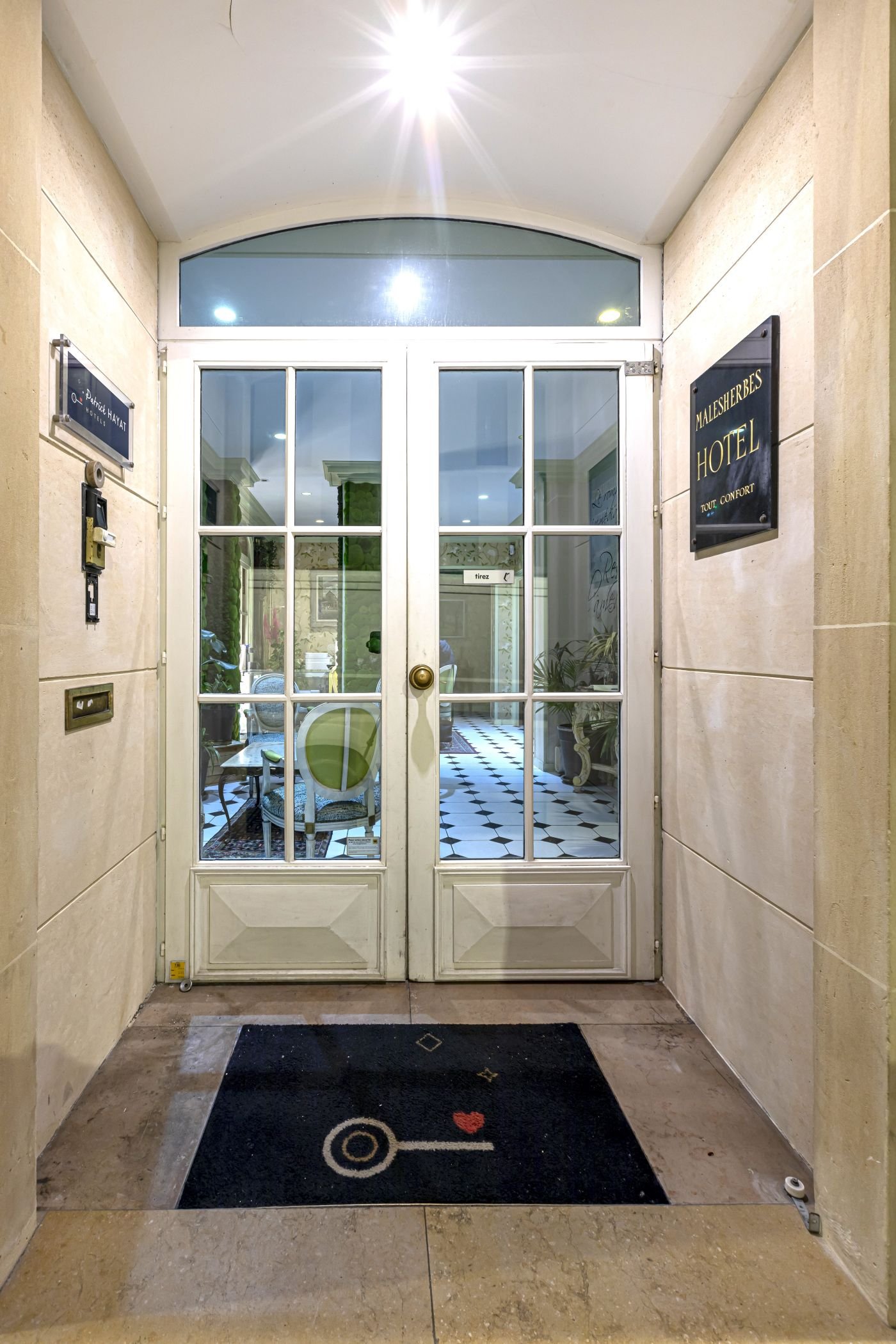 Hotel Romance Malesherbes By Patrick Hayat Formerly Romance Malesherbes 47/66