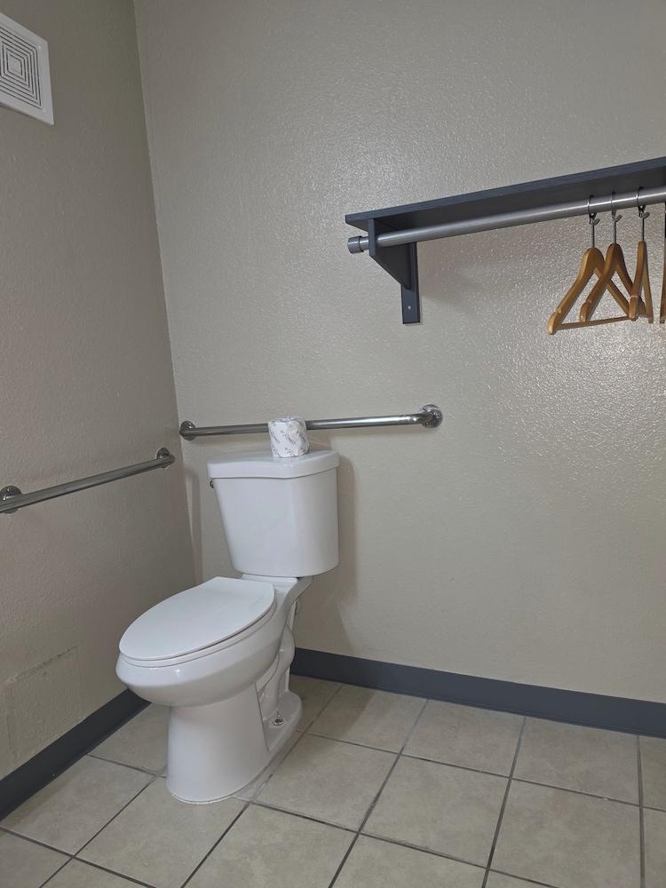 Morada Inn and Suites 54/55