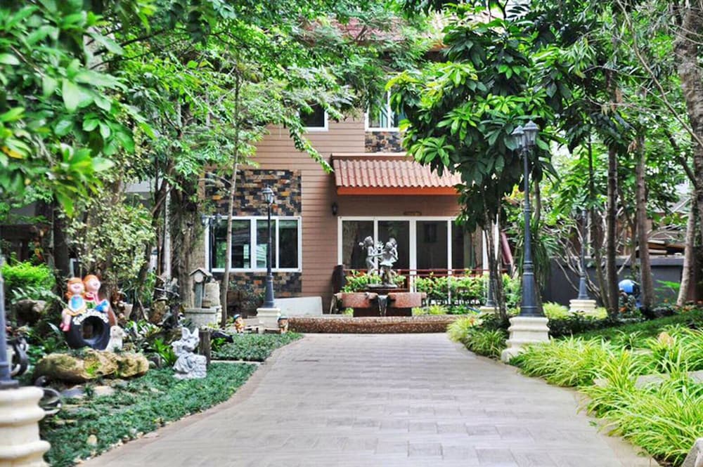 Khaoyai Kiri Thantip Resort 30/38