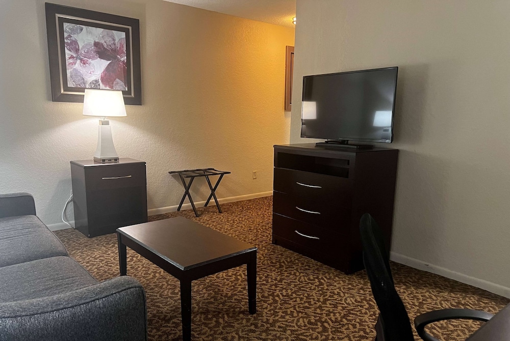 Studio6 Houston, TX - Westchase 46/56