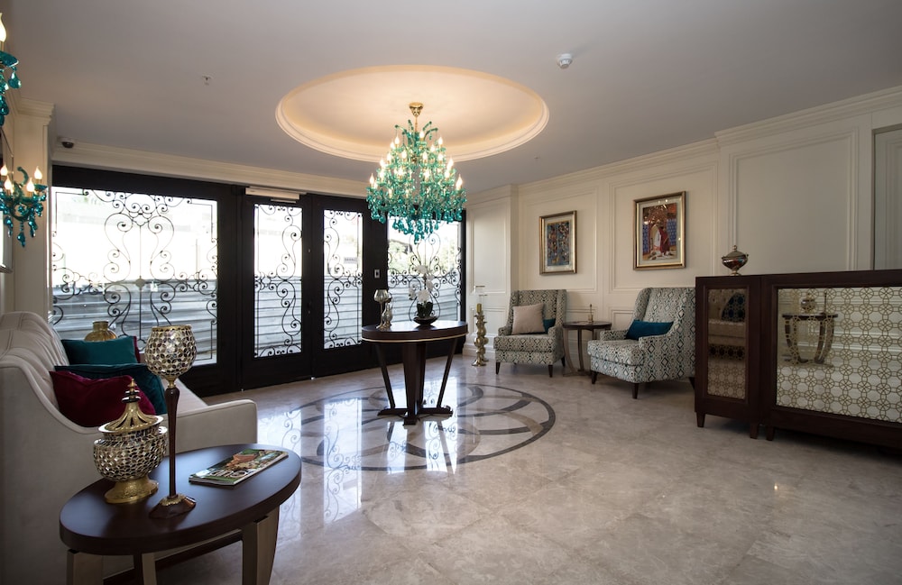 ISTANBUL TOWN HOTEL 37/62