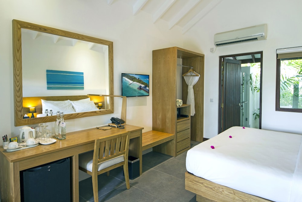 Summer Island Maldives 18/64