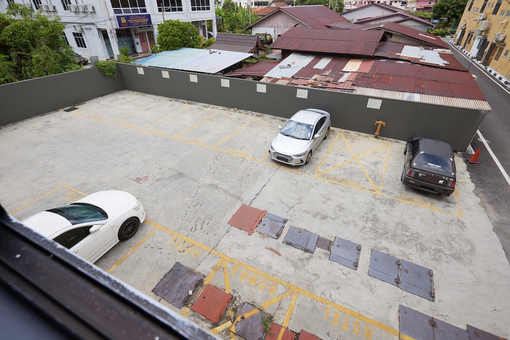 Elite Hotel Muar 37/50