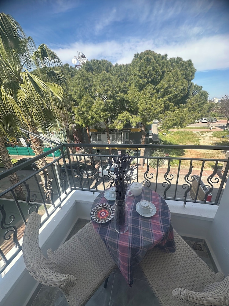 Serenity Suit Hotel 41/50