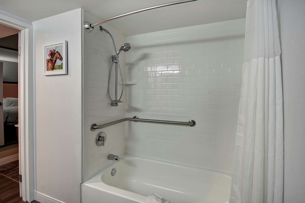 Hampton Inn I-75 Lexington Hamburg Area 13/35