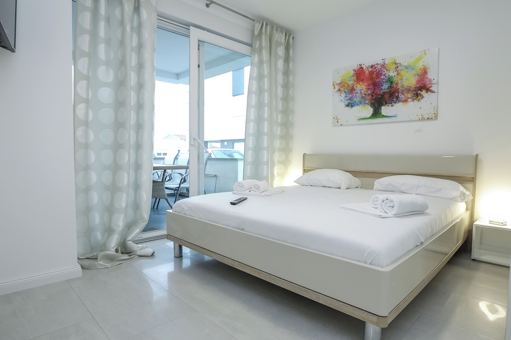 Apartments Tomana 28/50