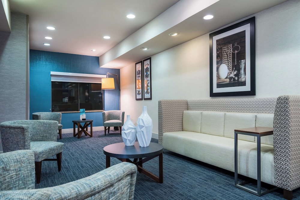 Holiday Inn Express & Suites Rocky Mount/Smith Mtn Lake 54/75