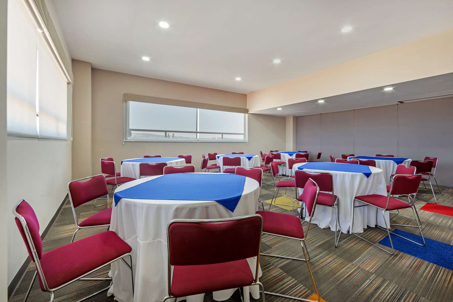 Hotel BeWow Queretaro 33/38
