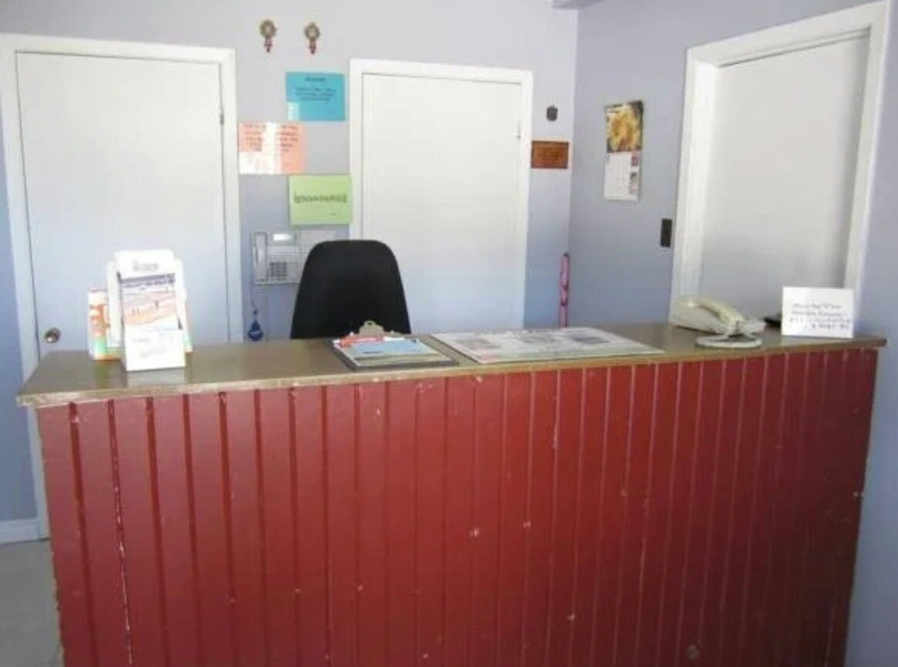 Lobby at Skyways Motel Muskoka Gravenhurst ON 11, GRAVENHURST - ONTARIO