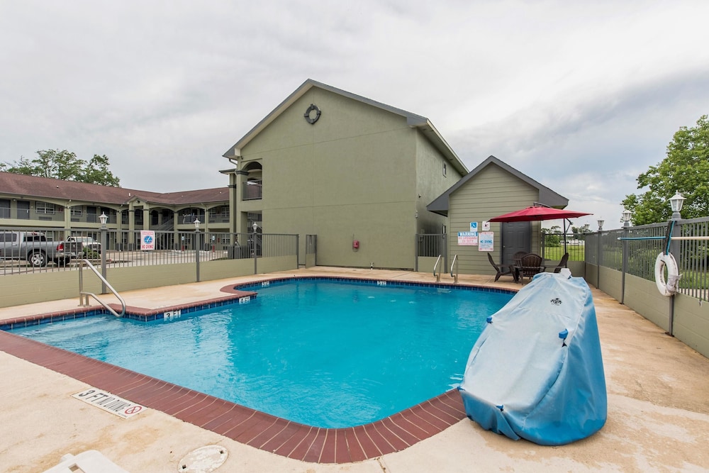 Quality Inn & Suites Bridge City/Orange 1/29