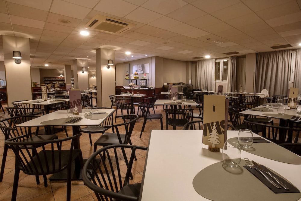 Hotel Grand Pas 36/49