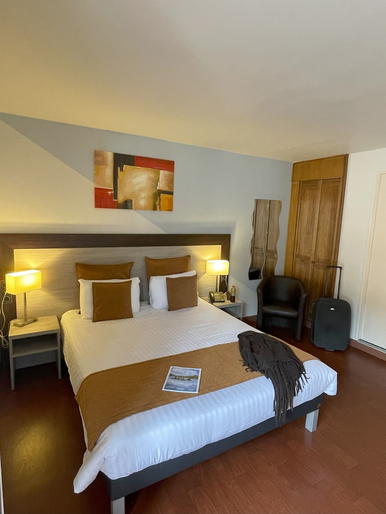 Hotel The Originals Nevers Clos Sainte Marie 13/48