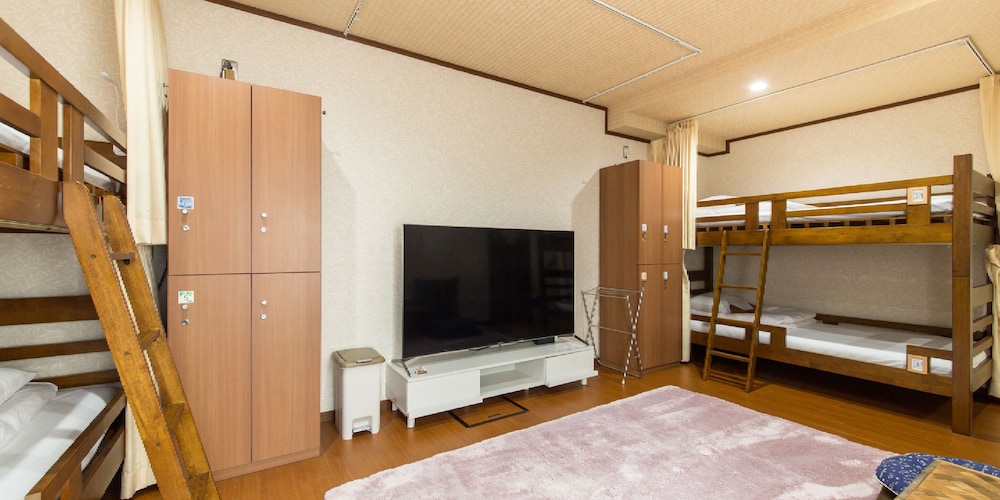 Guest House Na-No-Hana - Hostel Caters To Women 10/15