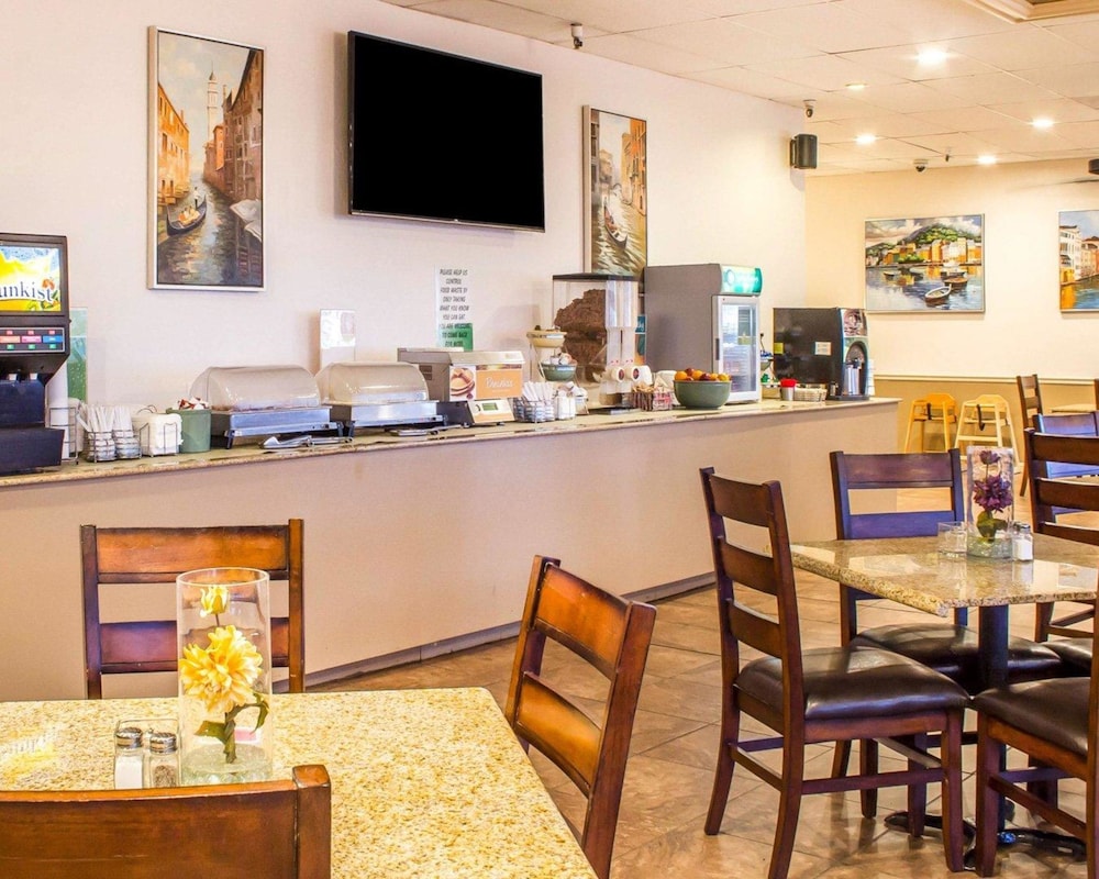 Quality Inn Suites Lake Havasu City 39/55