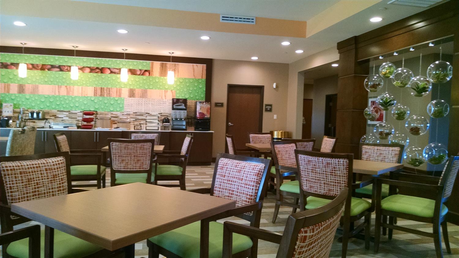 Best Western Plus Flatonia Inn 14/17