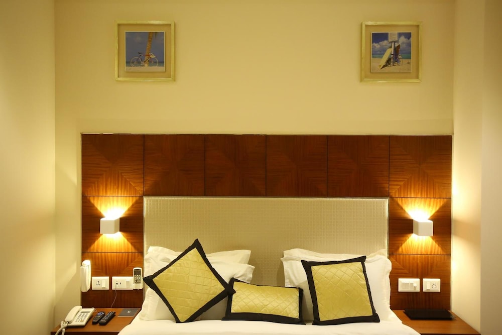 The Ic's Hotel 26/30