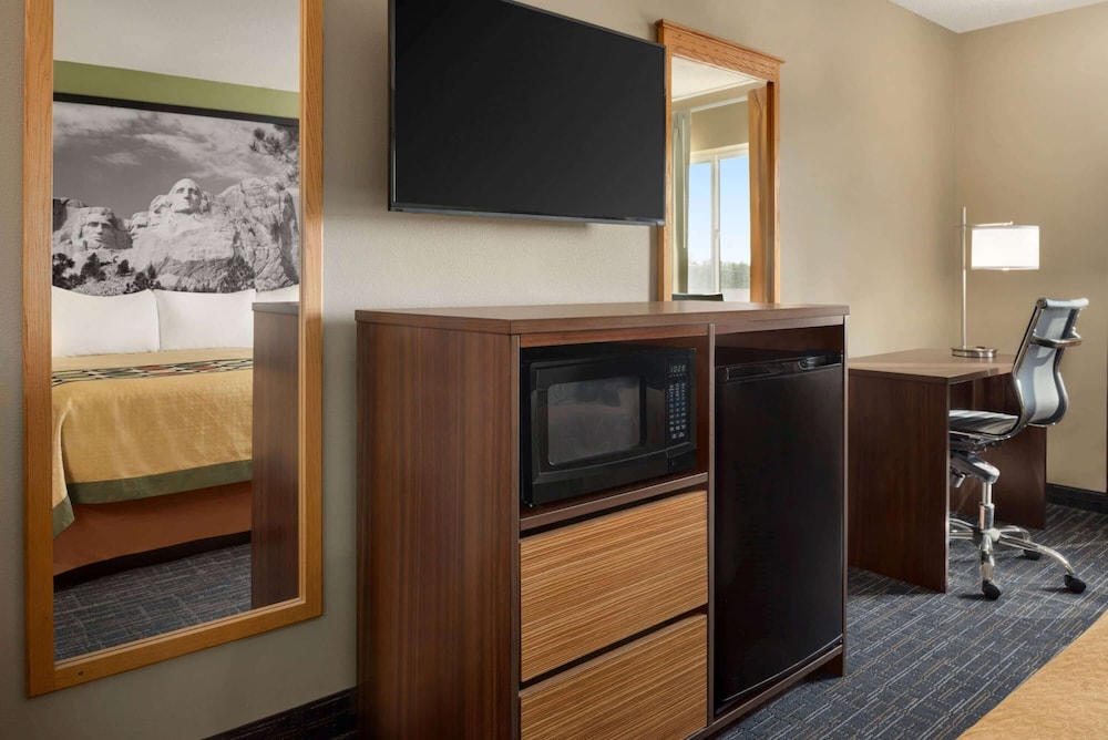 Super 8 by Wyndham Sioux Falls 29/34