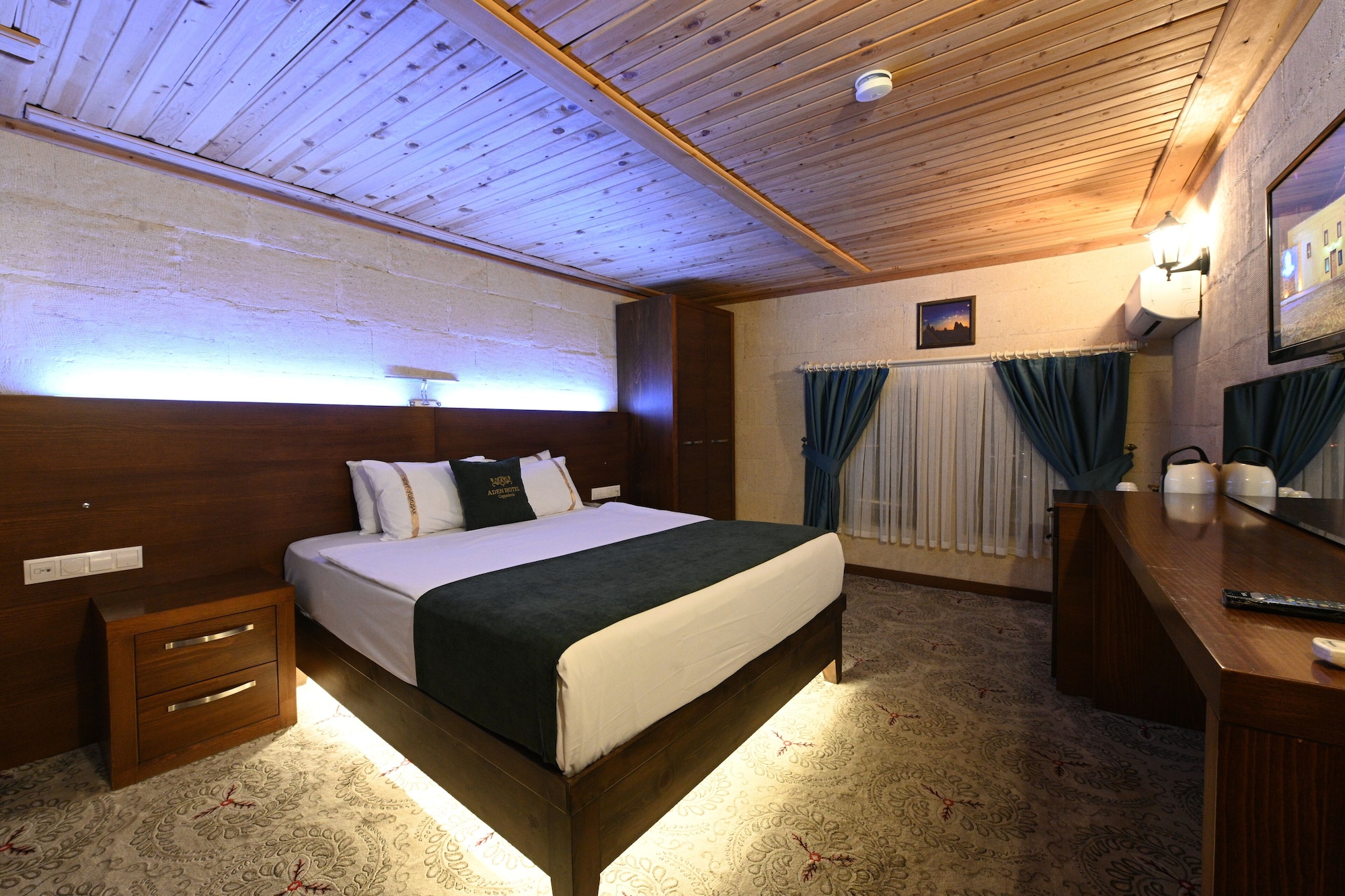 Standard, King Bed