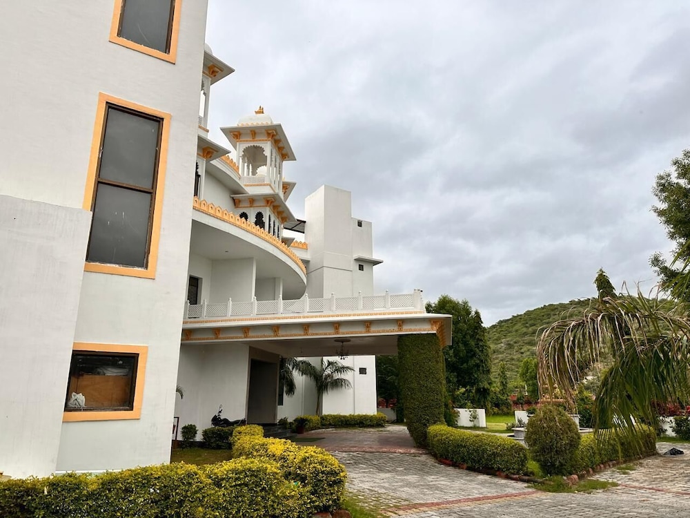 Dreams Resort Udaipur 5/44