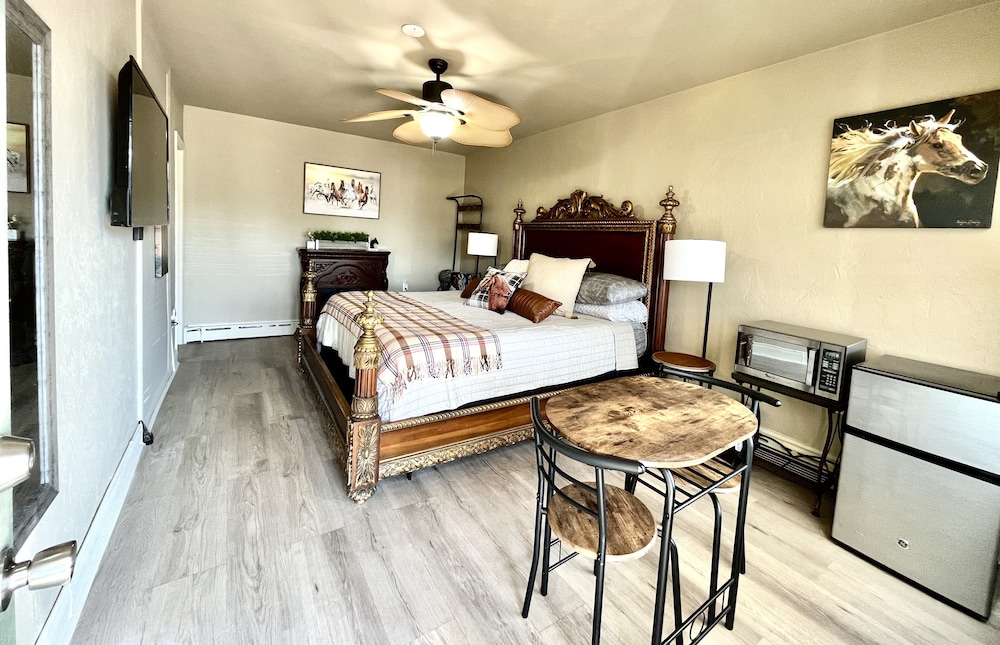 Shamrock Cove Inn 11/50