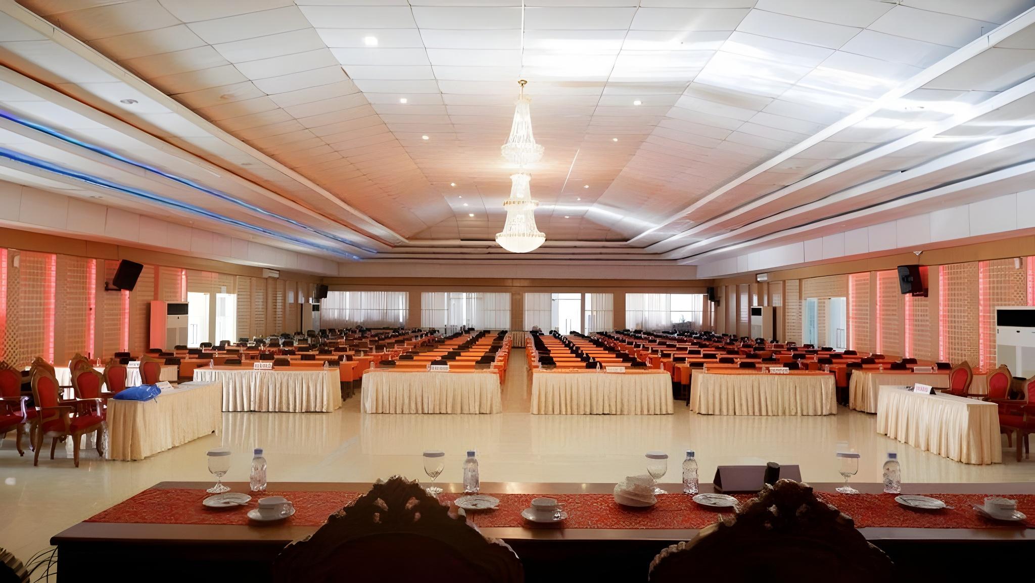 Sutan Raja Hotel Kolaka 25/35