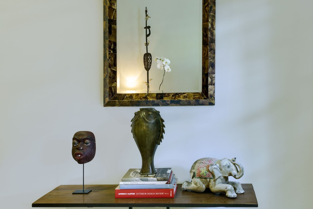 Room & Vespa 3 16/28